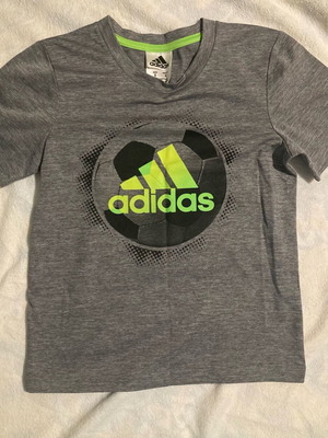 T-shirt Adidas like new for 5-year-old child gray