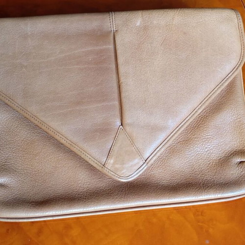 Leather envelope shoulder bag, camel color, medium size