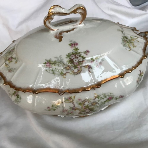 Limoges soup tureen used, 25 cm diameter, late 19th/early 20th century