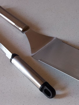 Spatula and Knife stainless steel like new