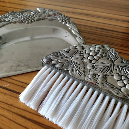 Vintage dustpan and brush set carved, like new