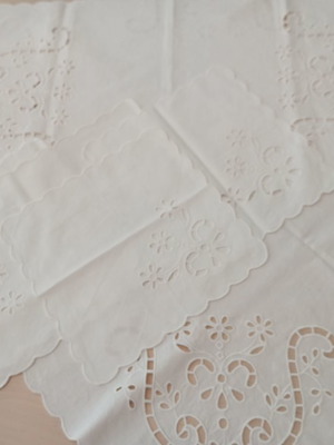 Set of 6 white cutwork machine linens, new