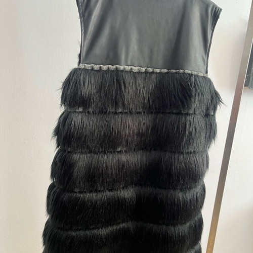 Anel sleeveless vest with fur one size like new, black