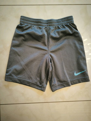 Nike σορτς παιδικό σαν καινούργιο, γκρι, μέγεθος 116-122
