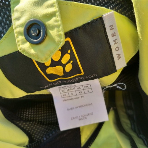 Jack Wolfskin windbreaker like new, size XS