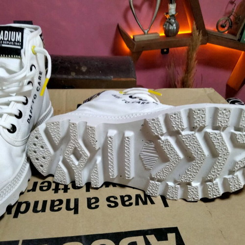 Palladium women's hiking shoes new, white, size 37