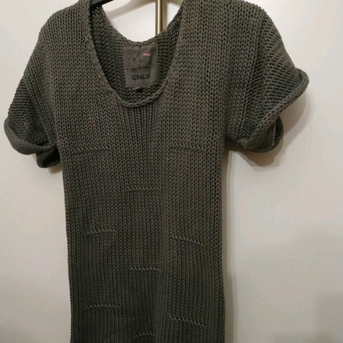Sleeveless blouse used, size M