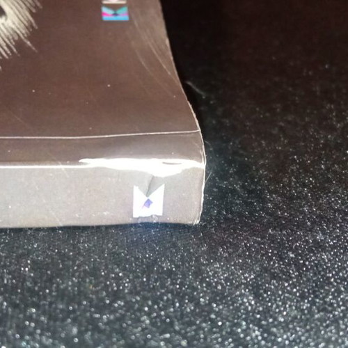 O Theristis Ti Nyhta book with minor corner damage