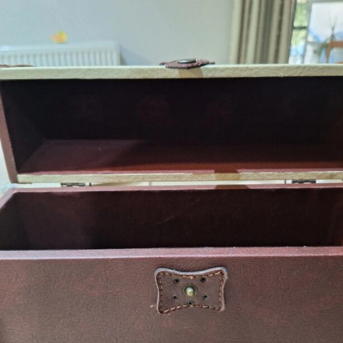 Leather wine case, brown and white