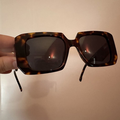 Mati Mati women's sunglasses rectangular tortoiseshell like new