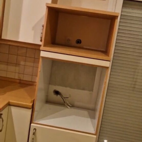 Kitchen furniture, fridge and extractor hood like new