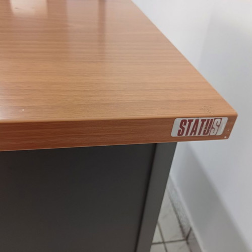 Desks like new, dimensions 90×60cm
