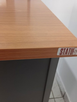 Desks like new, dimensions 90×60cm