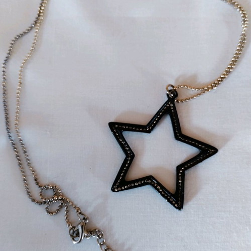 Star pendant large with long chain used