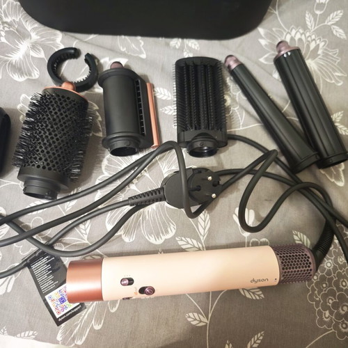 Dyson HS08 Airwrap i.d Straight + Wavy hair styler like new, rose gold