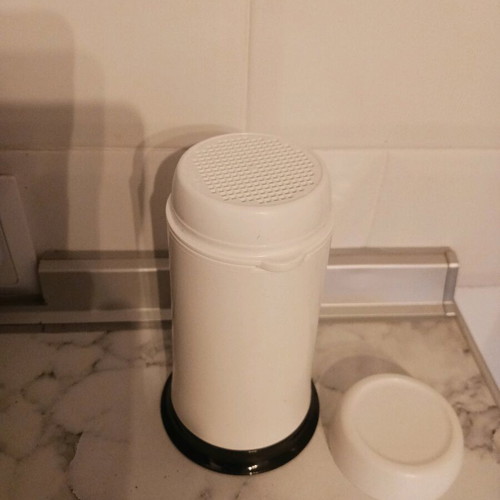 Tupperwer Powdered Sugar Shaker new