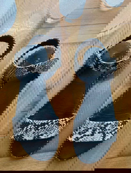 Σανδάλια