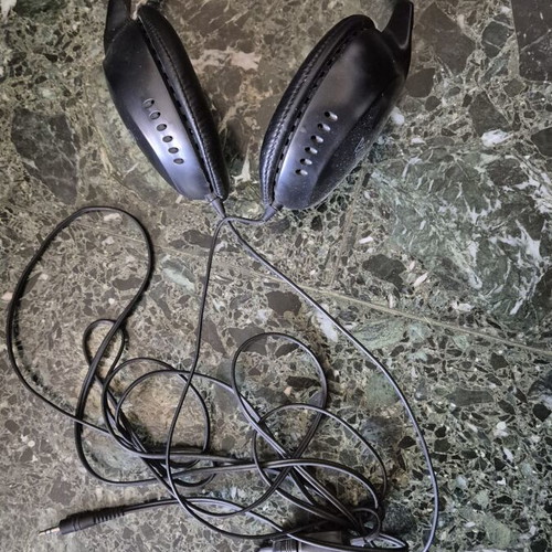Vivanco SR 150 wired HiFi stereo headphones used, black finish