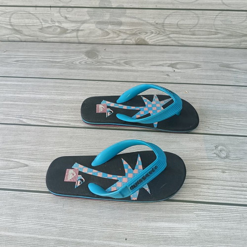 Quicksilver slippers size 27.5