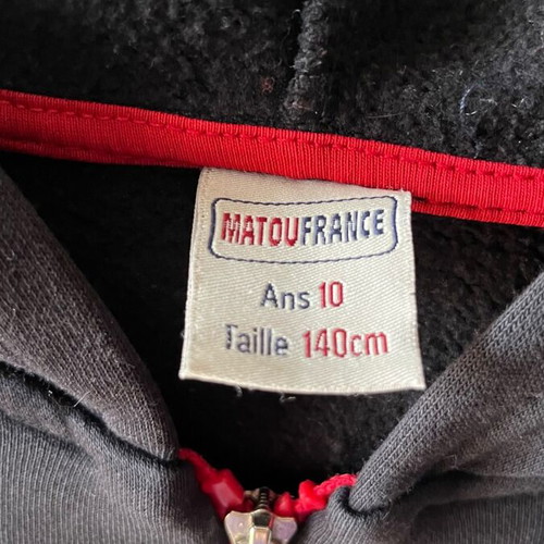 Matoufrance sweatshirt for boy 10 years 140 cm used with small hole
