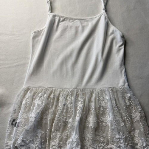 Shein Dazy Lace Top Size M with Adjustable Straps like new, white