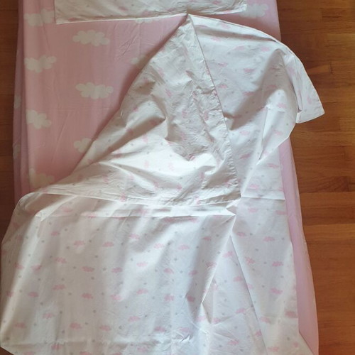 Ikea crib bedding set like new