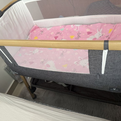 Cangaroo Amo baby cot with Greco strom Erato mattress and mosquito net, like new