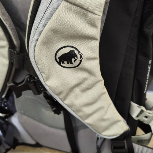 MAMMUT Trion Spine 35 hiking backpack like new