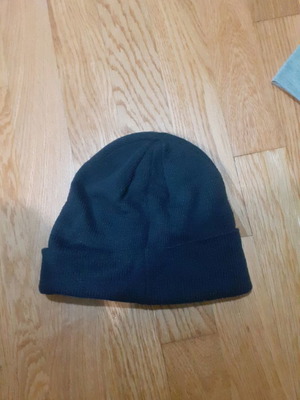Love hat new, very warm