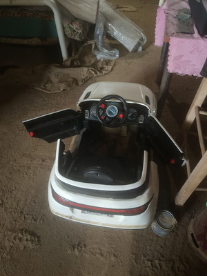 Electric children's car