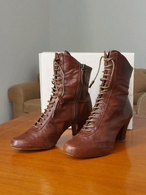 Clarks brown ankle boots used, size 37.5