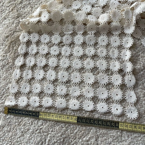 Table runner crochet embroidery like new, work of art