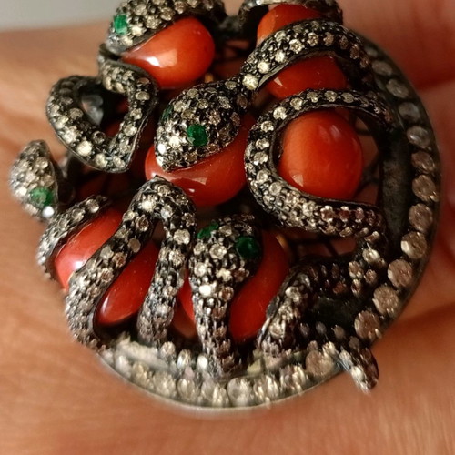 Galerie Tsangarakis 18K gold ring with snakes, diamonds, emeralds & corals