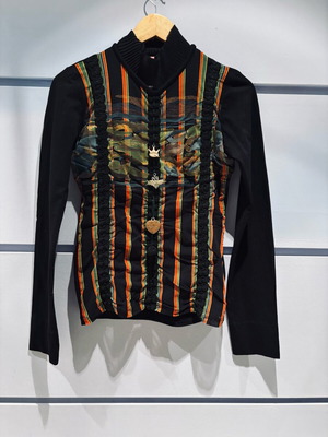 Save the queen! shirt like new, size L, black with multicolor design
