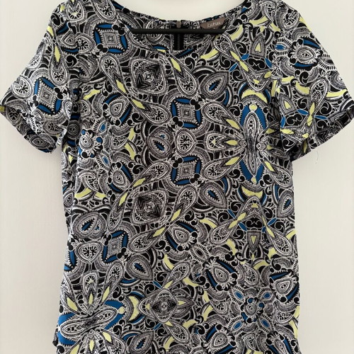 Short-sleeve blouse small with zipper multicolor like new