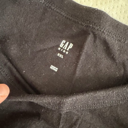 Gap set shorts and t-shirt like new, black and white
