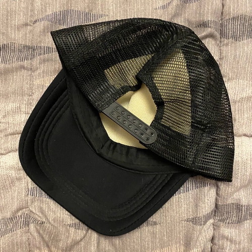 Marcus and Martinus hat like new, black and white