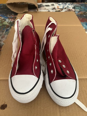 Canvas shoes new, red, size 38, athletic style