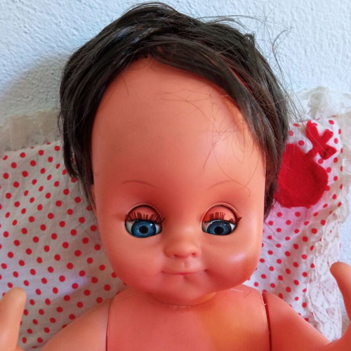 Vintage El Greco doll used with damaged hair, 34 cm