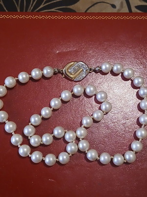 Necklace with faux pearls vintage, 42 cm, like new