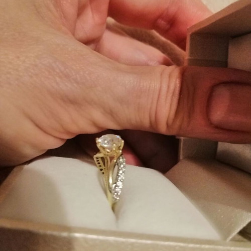 14K Gold Solitaire Ring new with 585 hallmark