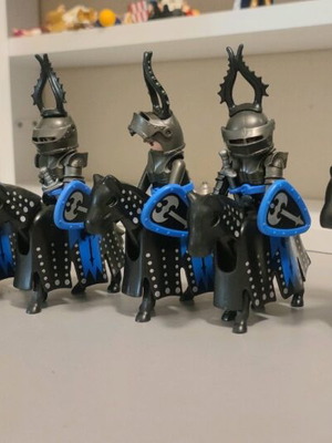 Playmobil рицари употребявани от различни комплекти