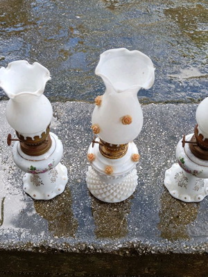 Λάμπες πετρελαίου πορσελάνης σαν καινούργιες, σετ 3, αντίκες με λουλούδια