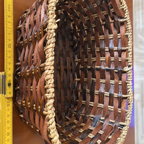 Basket new for gift creation, wine, chocolates, nuts, storage