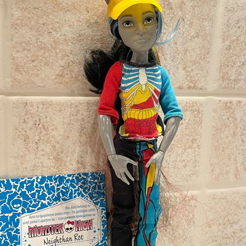 Monster High Neighthan Rot 2013 like new