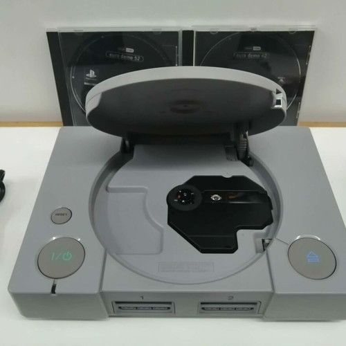 PlayStation 1 Fat SCPH-9002 console like new with 2 controllers and memory card
