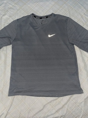 Nike gray isothermal shirt size S used