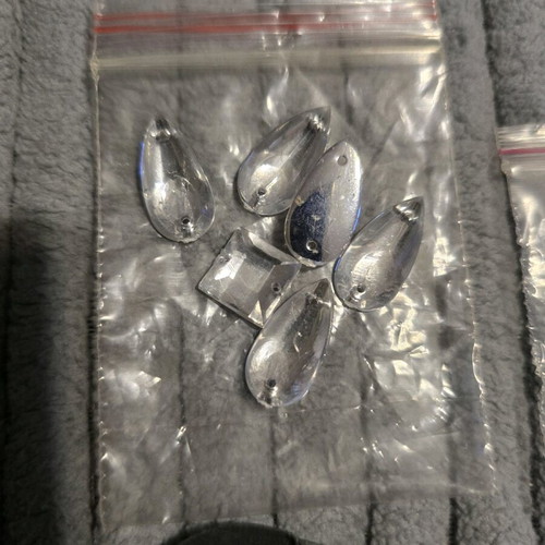 Decorations for clothes and crafts like new