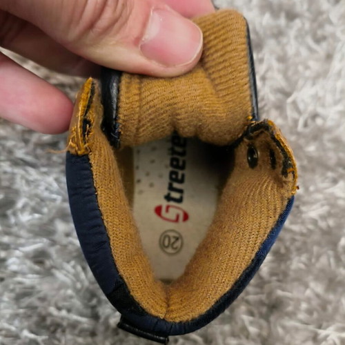 Children's boots size 20 new, blue with tan details