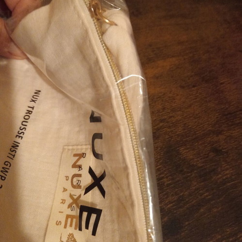 Nuxe fabric toiletry bag 17x22 cm beige with gold details